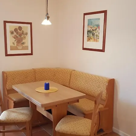 Appart hôtel Mit Balkon Und Seeblick Im 1 Og 3*